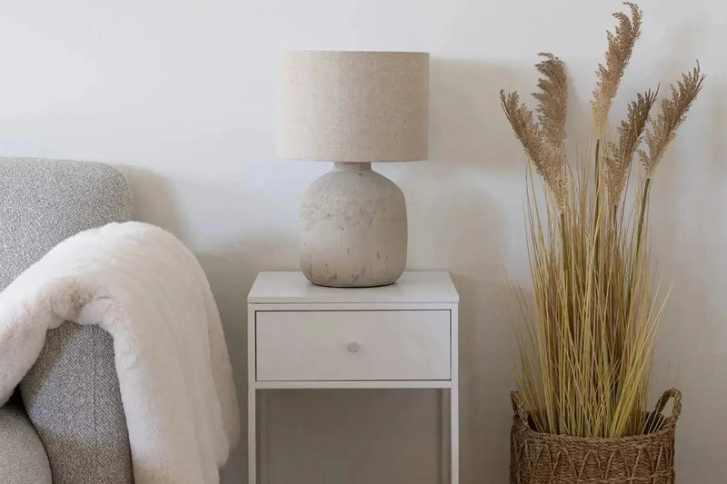 Lampes de table TIKAYLA en céramique, marbre ou papier-mâché et modèles LED nomades