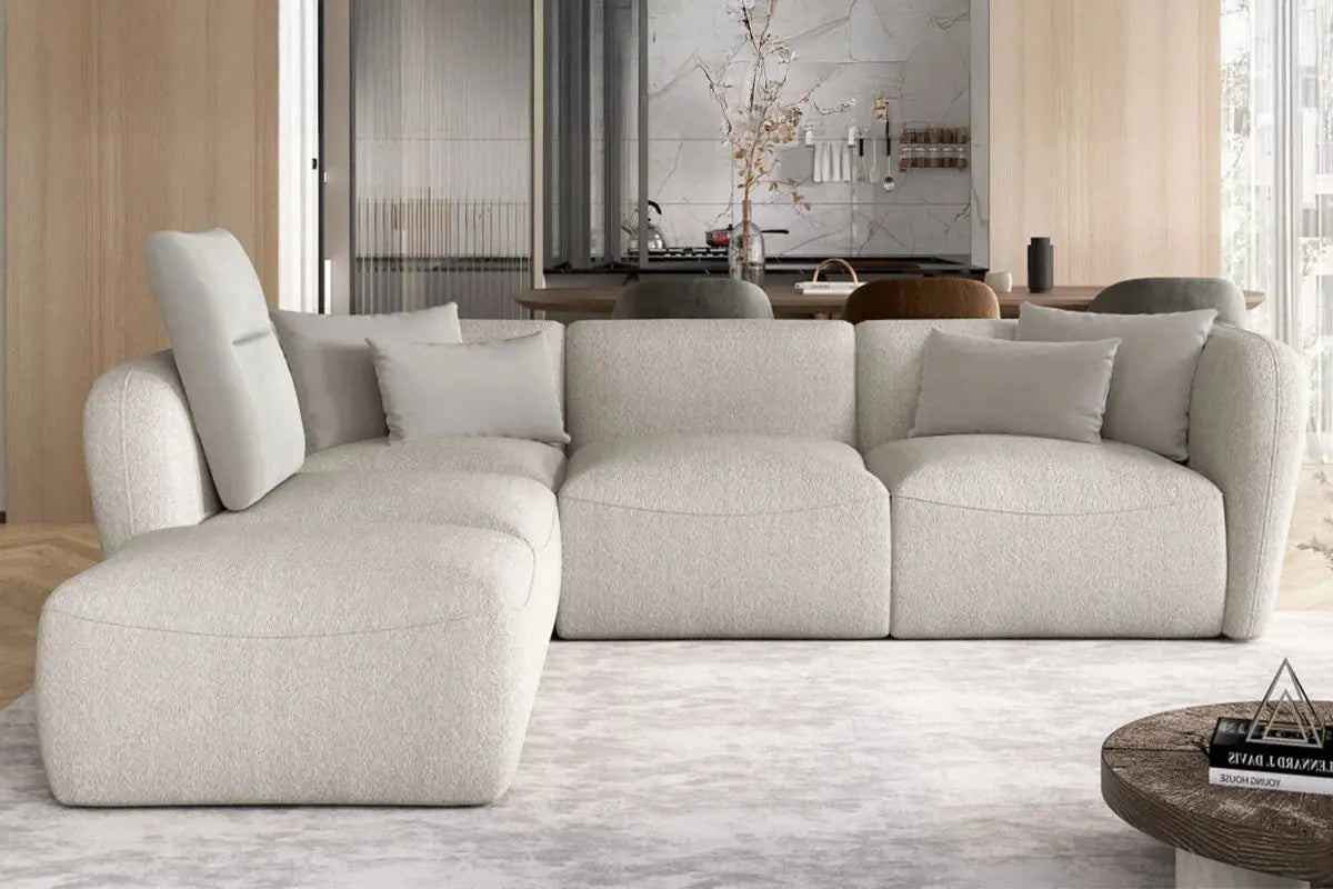 Canapé modulable BELLINI L, 290 x 236 cm, composé d'éléments indépendants dans un salon chez TIKAYLA