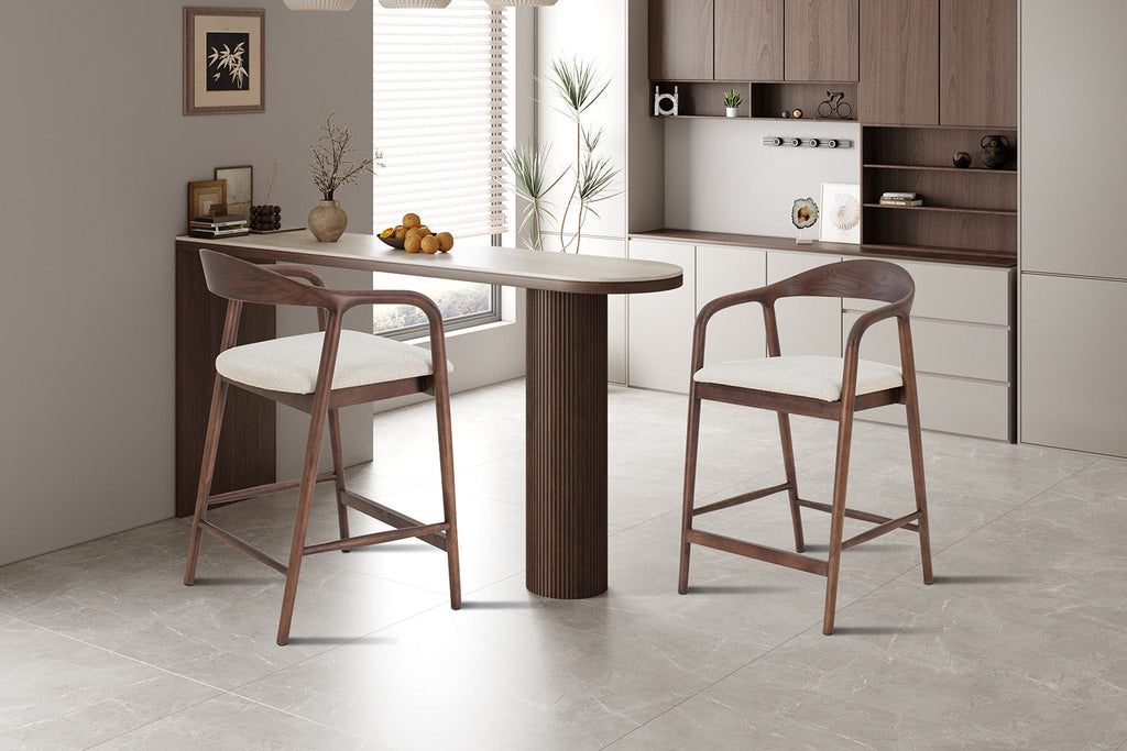 Chaise de bar CLARA Frêne noyer – 55,5 x 57,5 cm | TIKAYLA