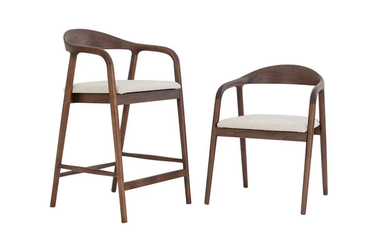 Chaise de bar CLARA Frêne noyer – 55,5 x 57,5 cm | TIKAYLA