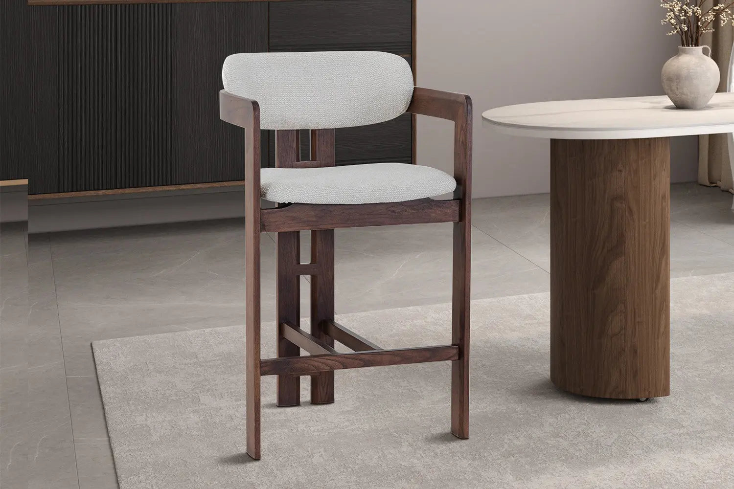 Chaise de bar KAMELIA en bois de frêne et noyer – 56 x 52 cm | TIKAYLA