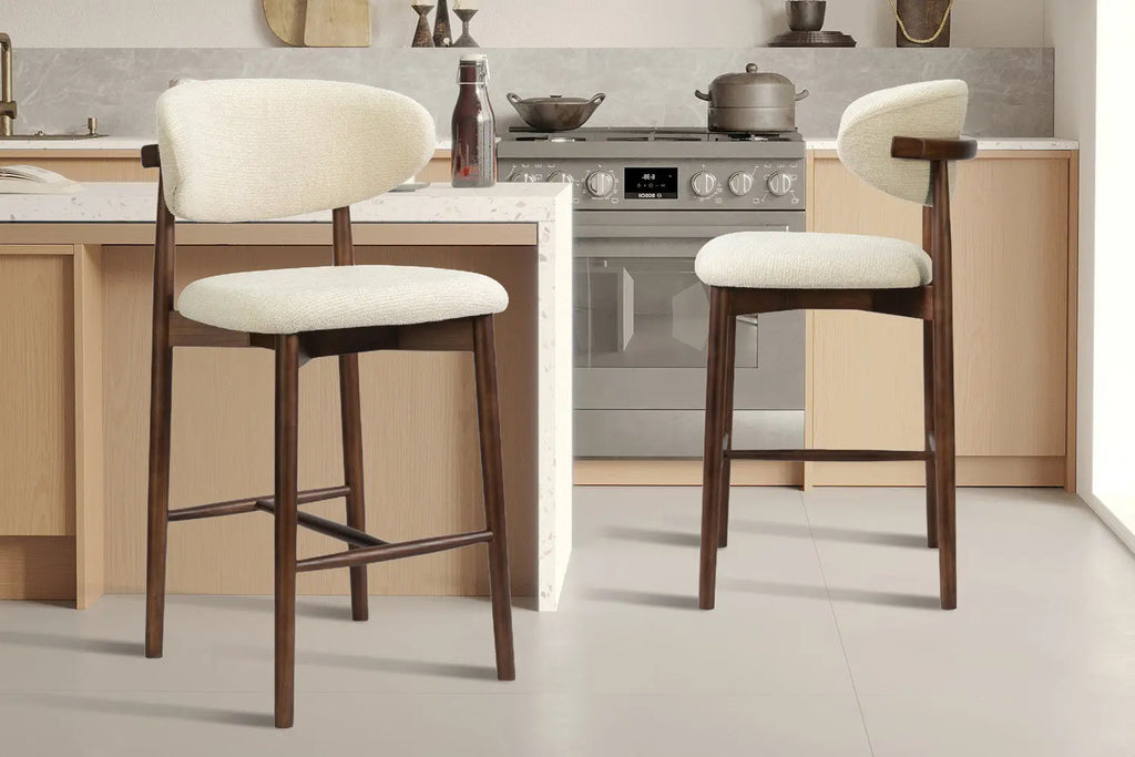 Chaise de bar KAYLA beige frêne et noyer – 50 x 56 cm | TIKAYLA