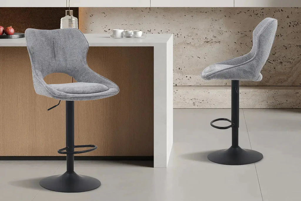 Chaise de bar pivotante MORY en tissu gris foncé – 51 x 53 cm | TIKAYLA