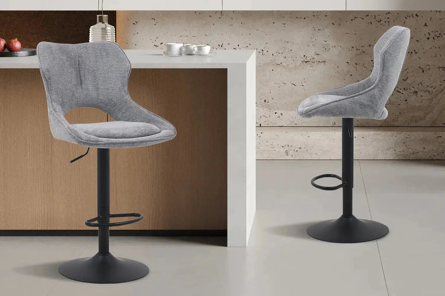 Chaise de bar pivotante MORY en tissu gris foncé – 51 x 53 cm | TIKAYLA