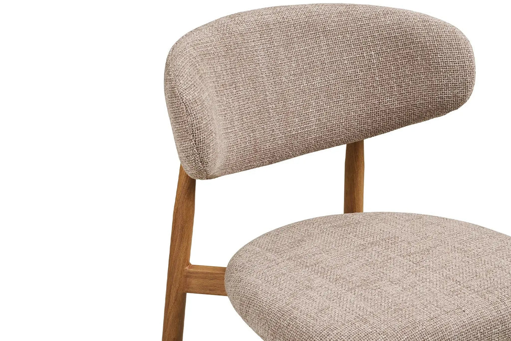 Chaise de bar LEVANTO pieds effet chêne – tissu sable 52 x 55 cm | TIKAYLA