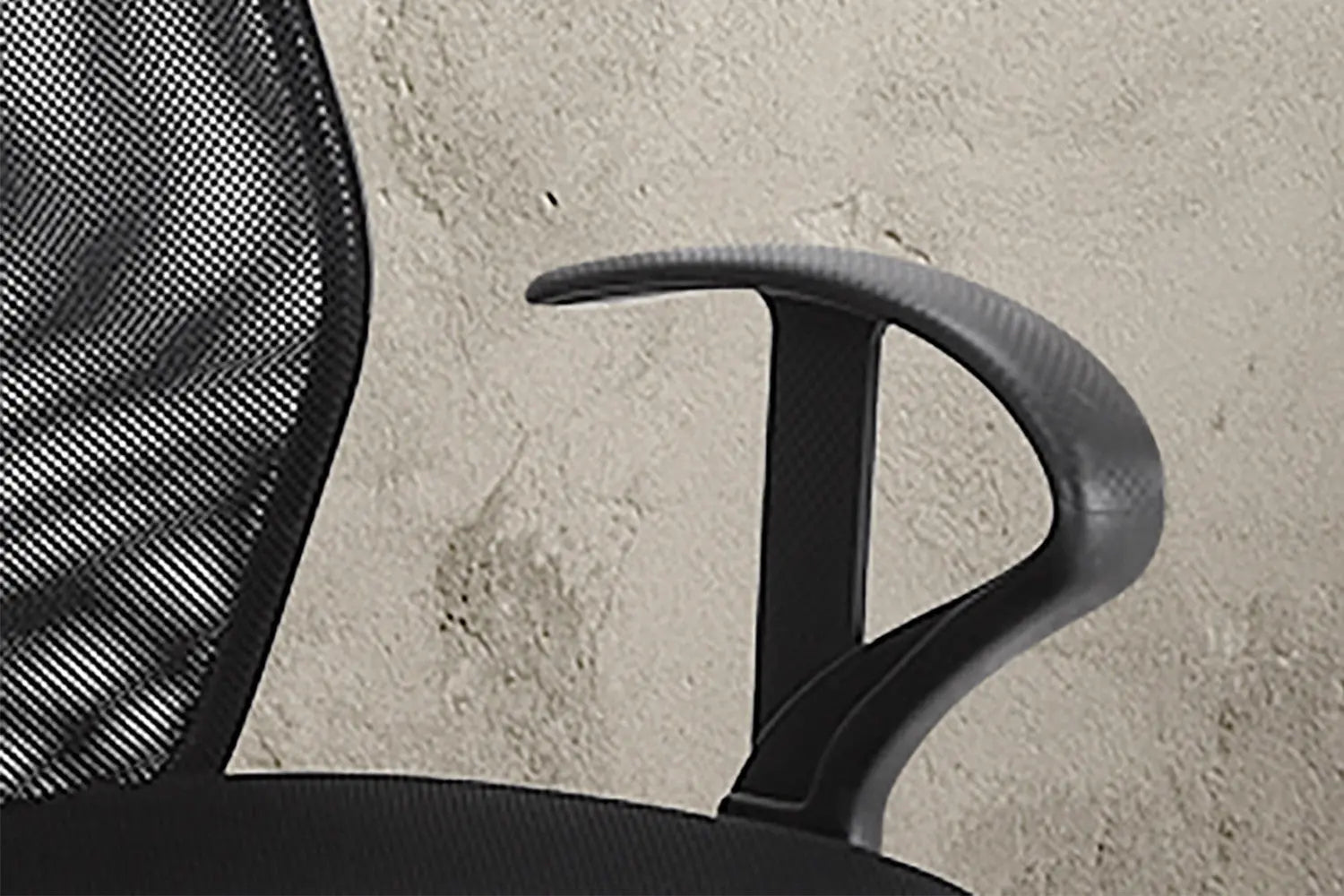 Chaise de bureau JOBY vue de trois quarts - TIKAYLA