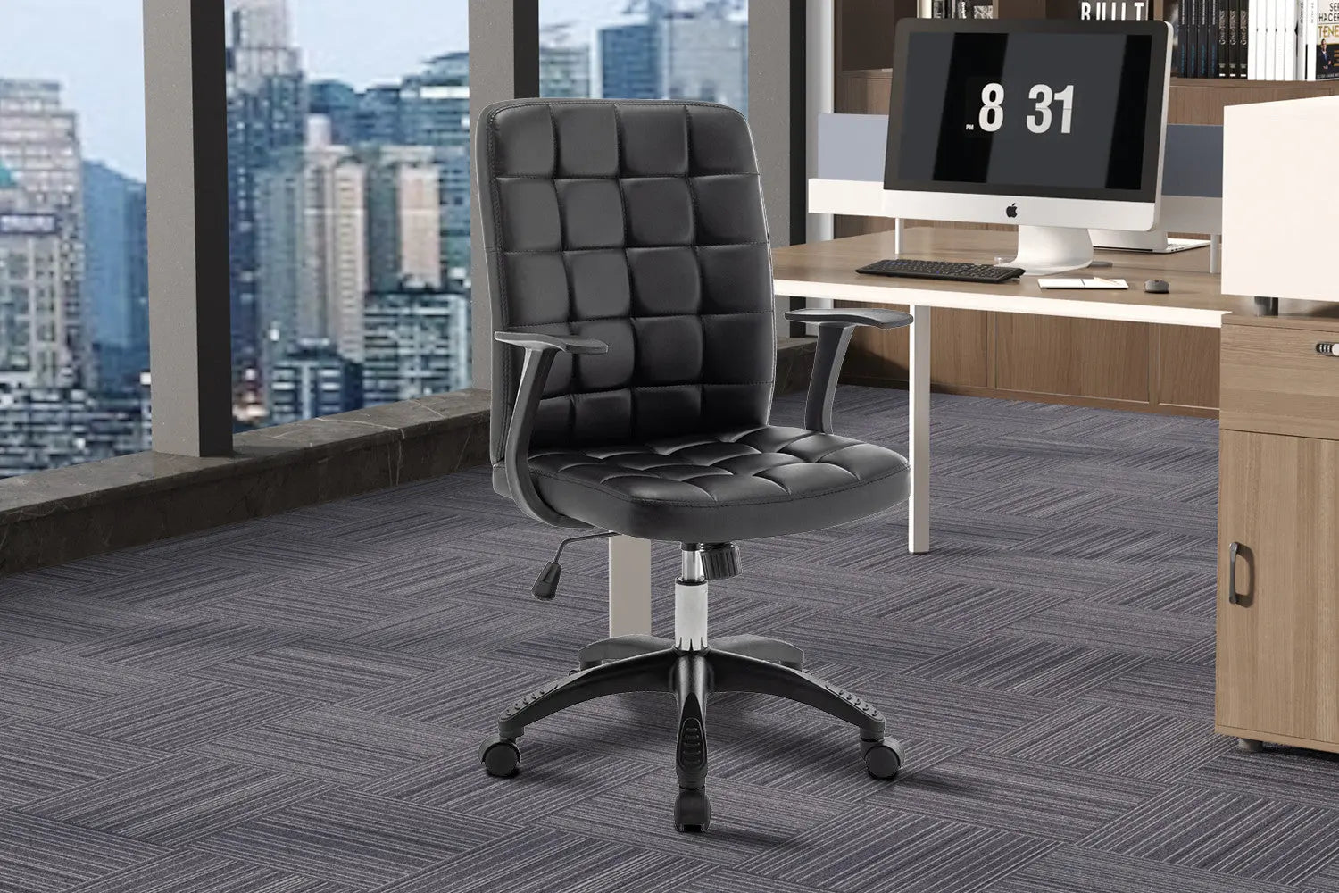 Chaise de bureau LUKY en similicuir noir, hauteur reglable 96 a 106 cm - TIKAYLA