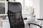 Chaise de bureau MAXY vue de trois quarts, dossier haut en maille - TIKAYLA