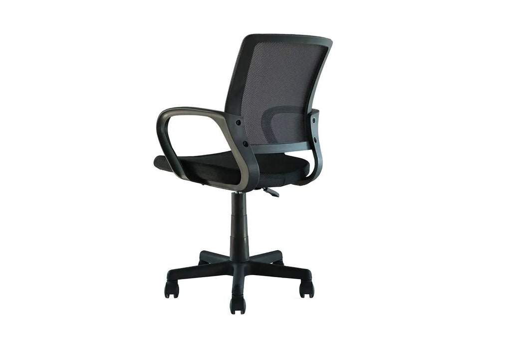 Detail du dossier en maille de la chaise PURE - TIKAYLA