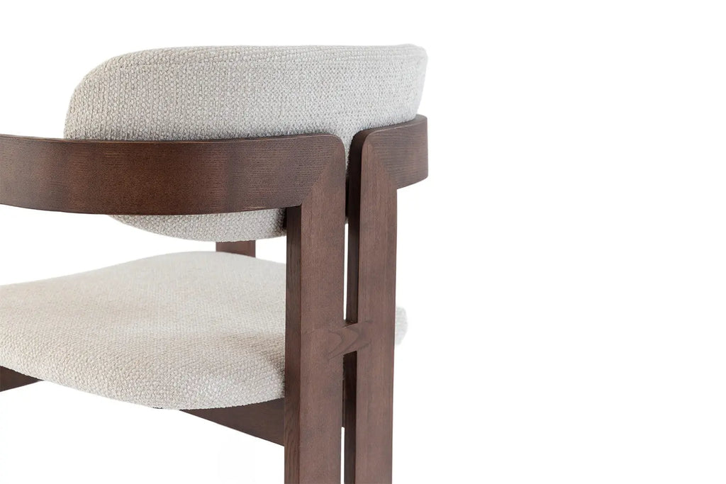 Chaise de salle à manger KAMELIA en bois de frêne et noyer – 56 x 52 cm | TIKAYLA