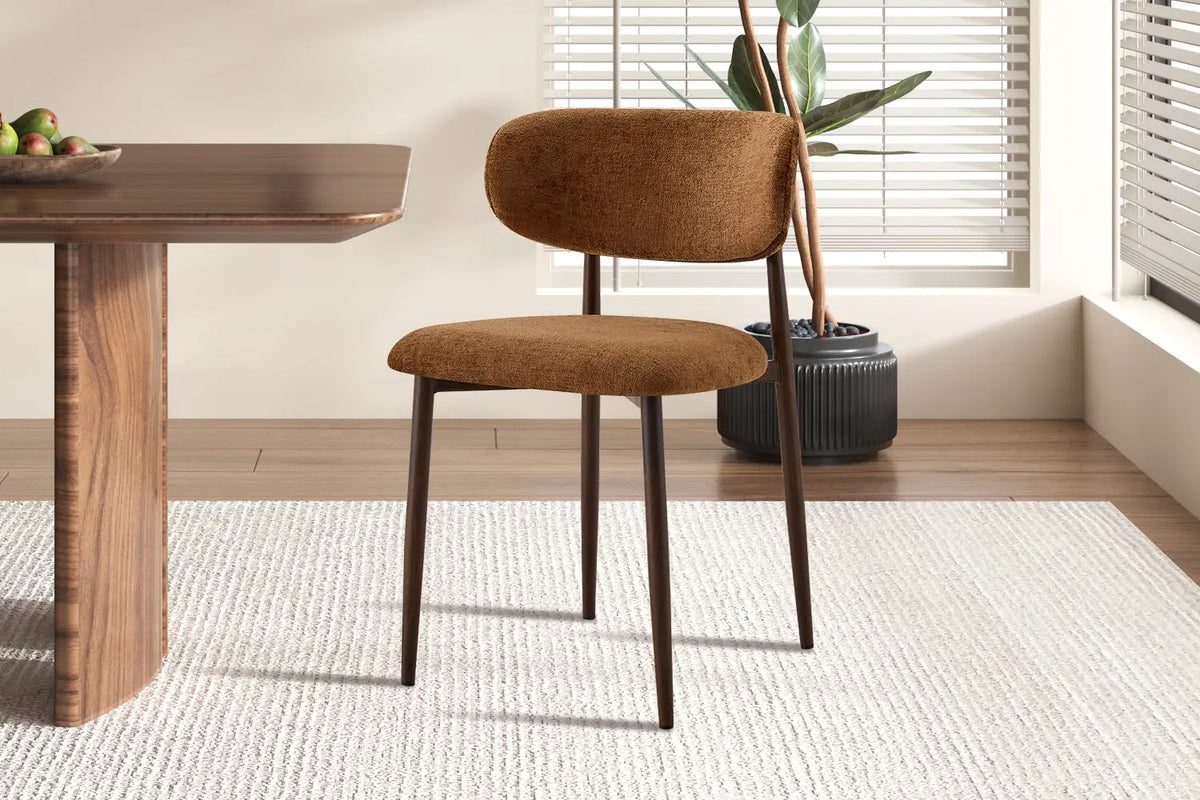 Chaise de salle à manger NONYA en tissu marron clair, piètement métal effet bois