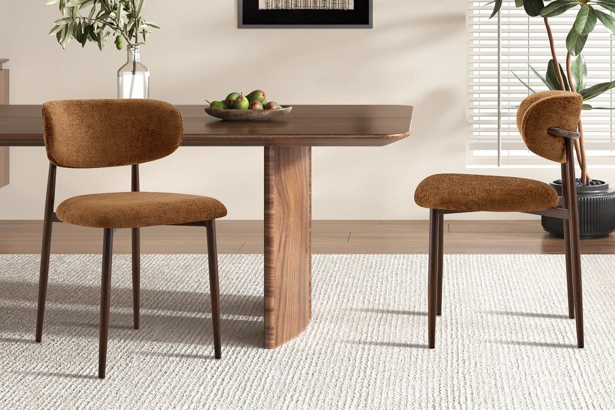 Chaise de salle à manger NONYA en tissu marron clair, piètement métal effet bois