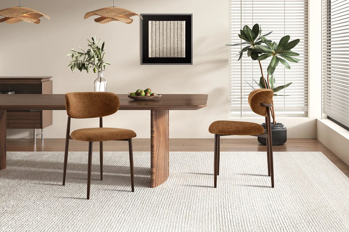 Chaise de salle à manger NONYA en tissu marron clair, piètement métal effet bois