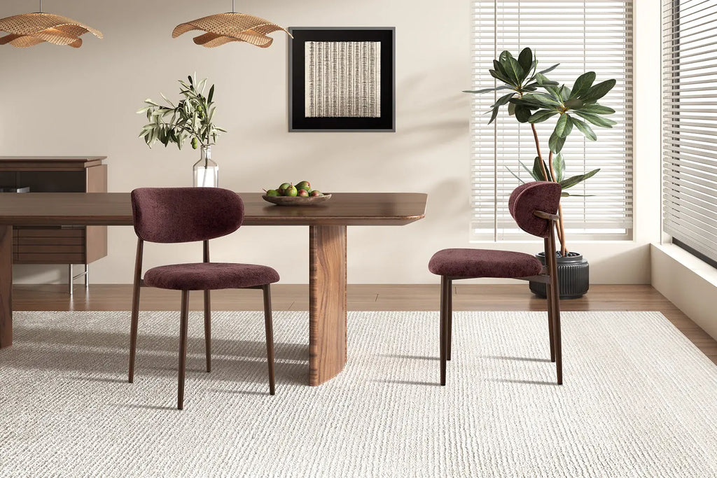 Chaise de salle à manger NONYA en tissu mauve foncé, piètement métal effet bois