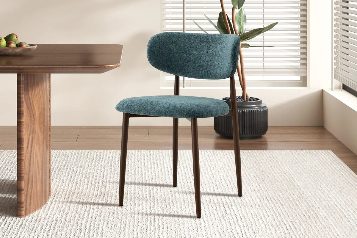 Chaise de salle à manger NONYA en tissu bleu-vert, piètement métal effet bois