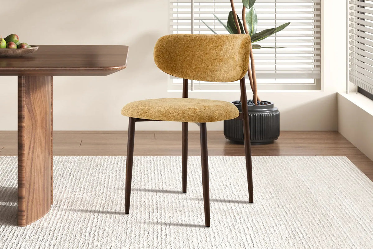 Chaise de salle à manger NONYA en tissu jaune, piètement métal effet bois
