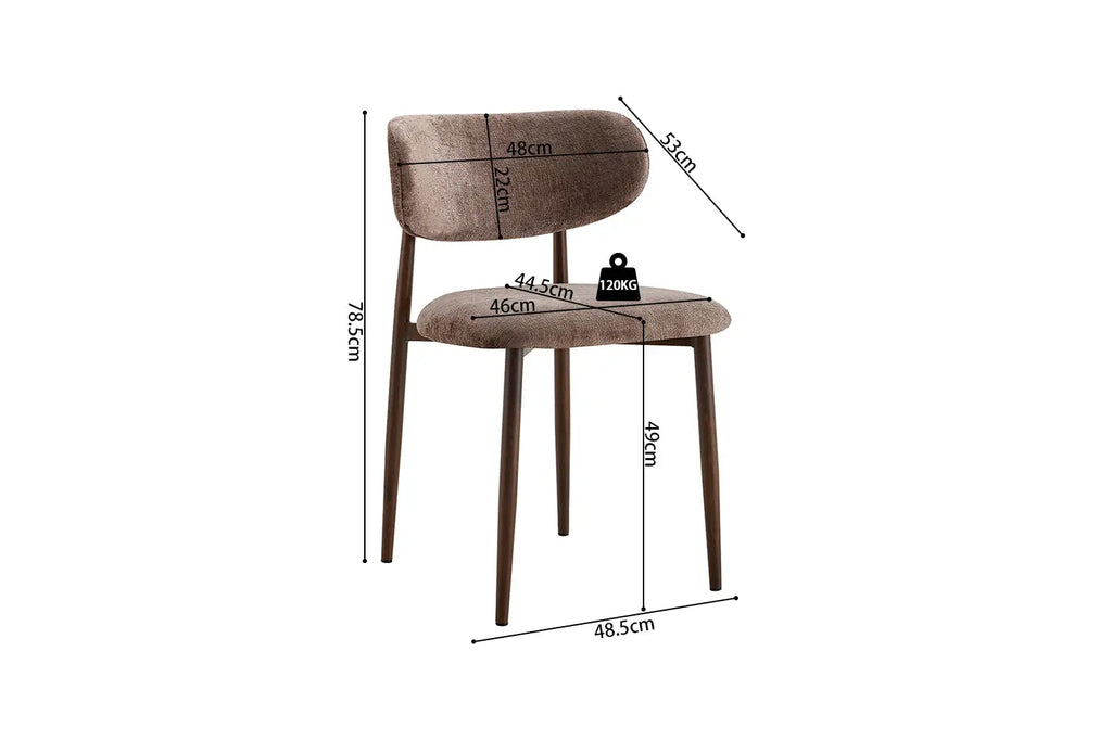 Chaise de salle à manger NONYA en tissu sable, piètement métal effet bois — en situation