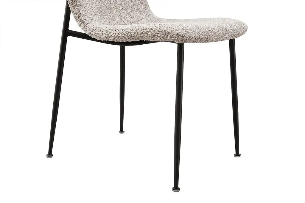 Chaise ALICYA Bouclé Beige – 42 x 57 cm | TIKAYLA