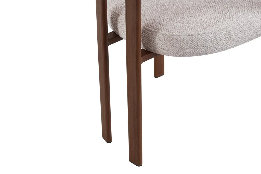 Chaise avec accoudoirs SAFYA Noyer - vue lifestyle salle à manger