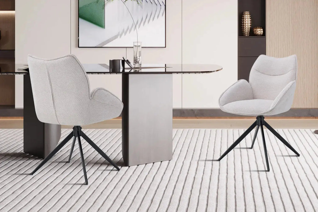 Chaise pivotante MAHY Beige avec accoudoirs – 90 x 60 cm | TIKAYLA