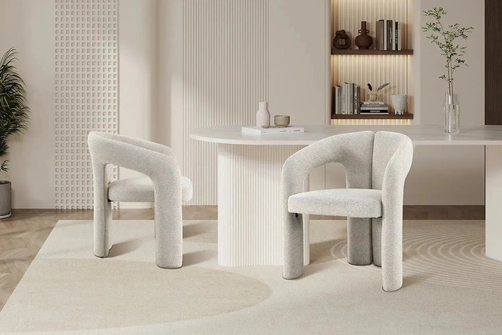 Chaise de salle à manger BEJAYA Beige avec accoudoirs – 63 x 62 cm | TIKAYLA
