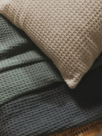 Plaid en coton fait main AMALIA vert - 125 x 150 cm - BENUTA