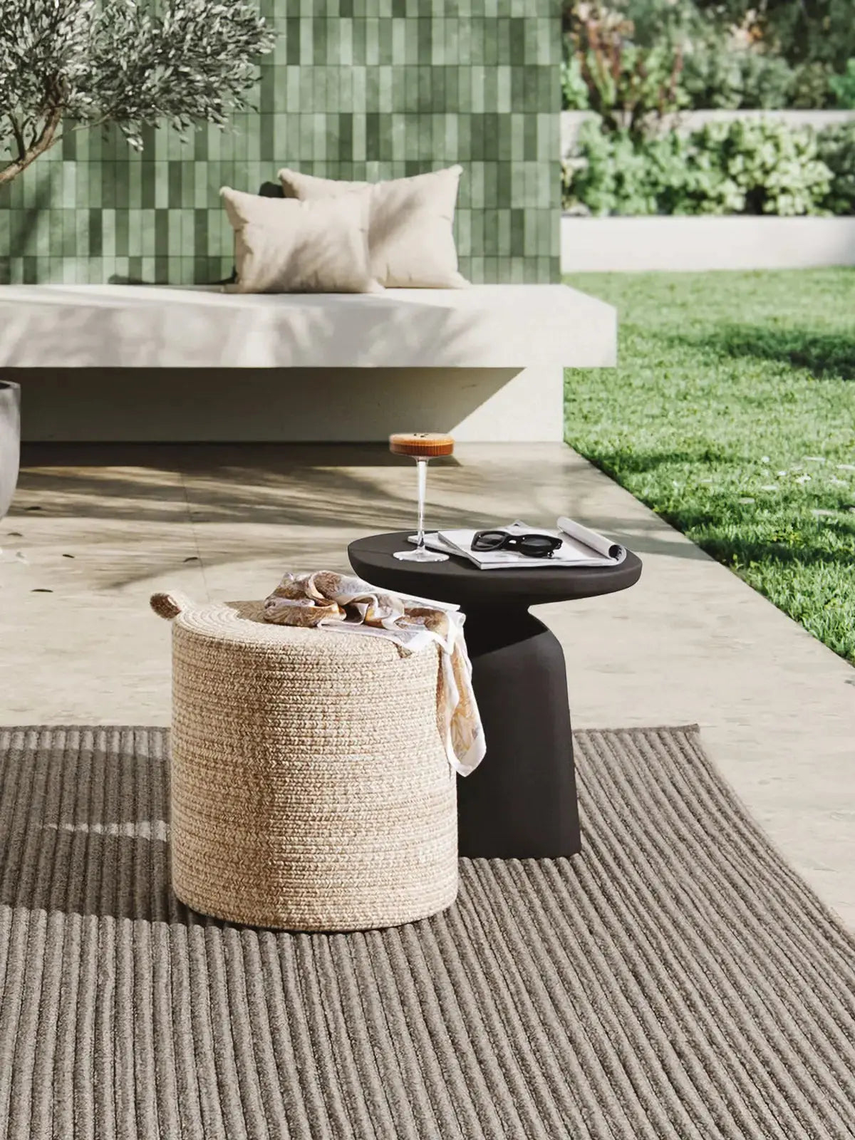 Pouf fait main d'intérieur et d'extérieur NOE Beige BENUTA