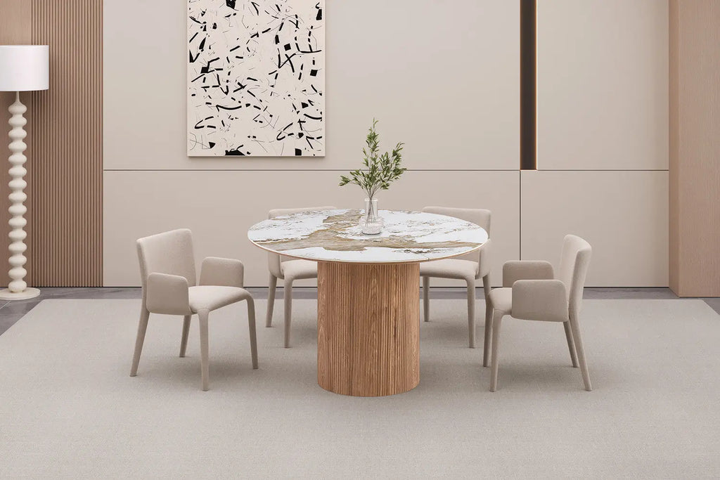 Detail du plateau en pierre frittee beige de la table AVORA
