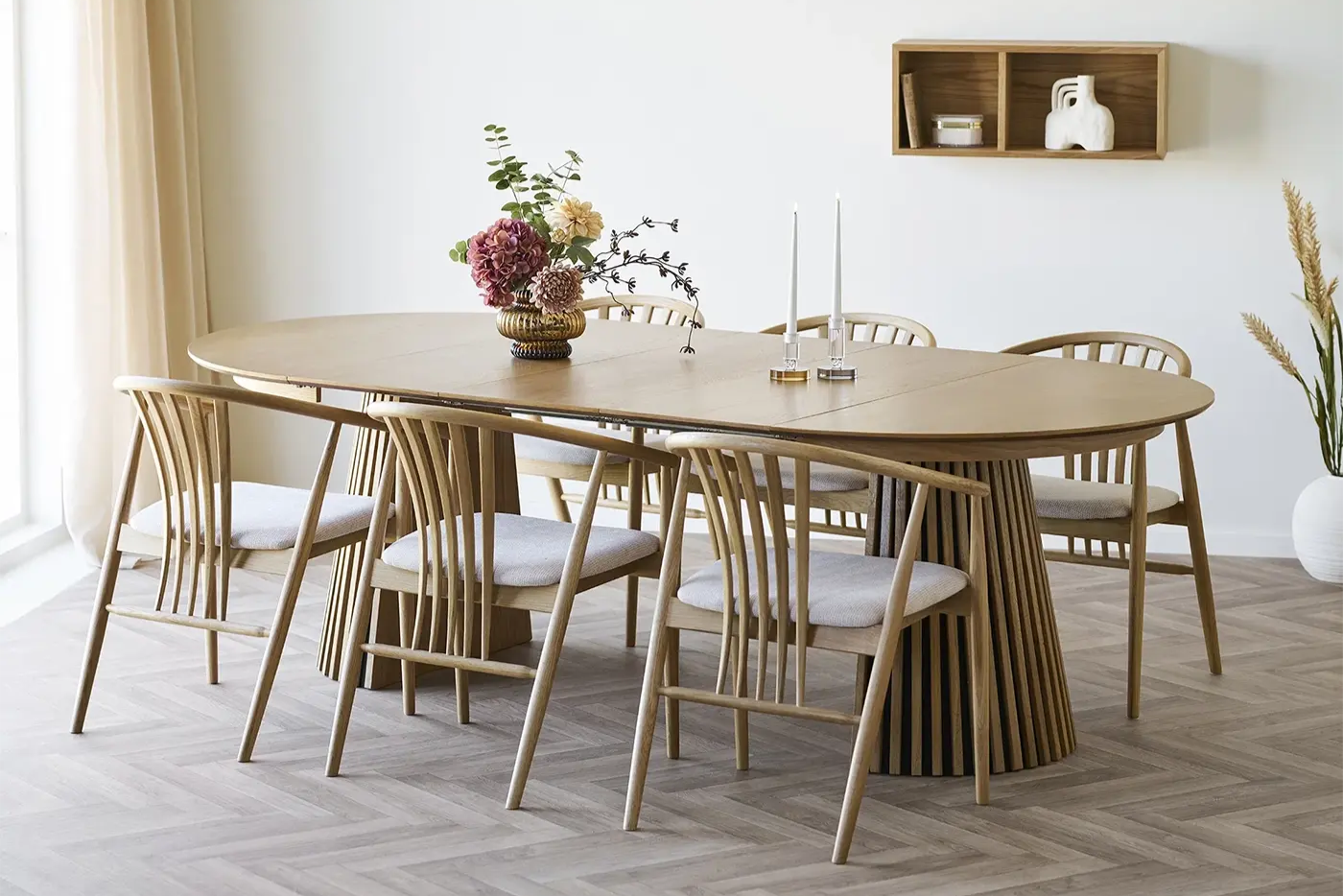 Table extensible ronde OSAKA en placage chêne, 120 à 240 cm - TIKAYLA