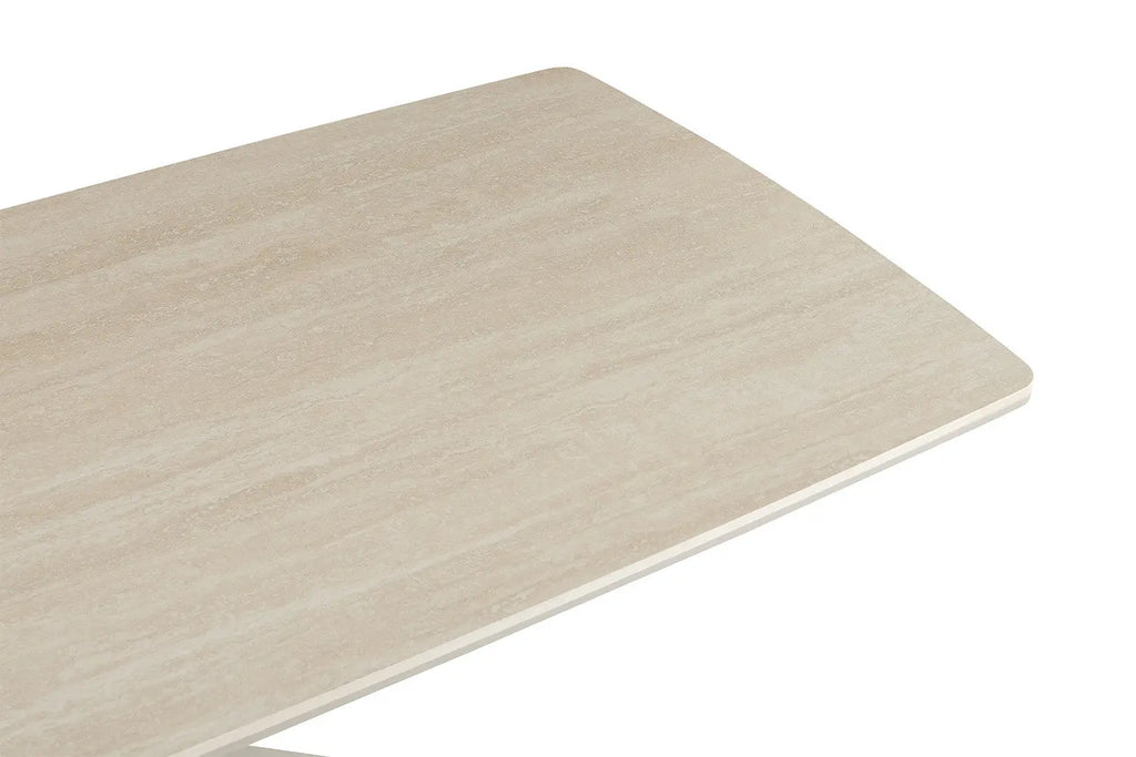 Détail du plateau en pierre frittée Baroque Beige de la table NOAH