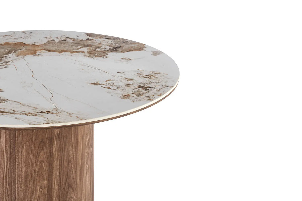 Détail du plateau en pierre frittée blanc veiné brun doré de la table AVORA