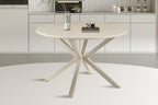 Table ronde NOAH dressée dans une salle à manger contemporaine