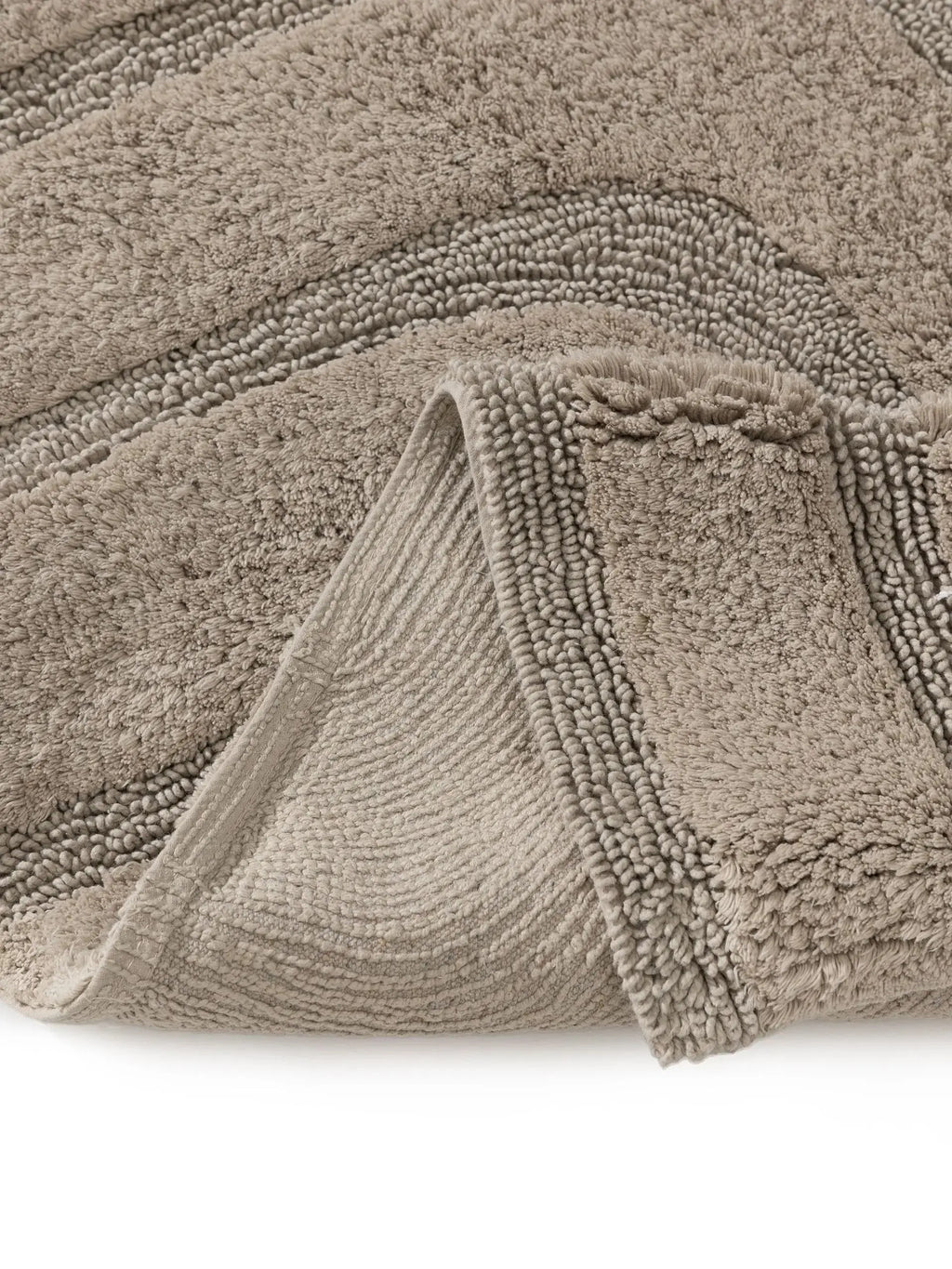 Tapis de bain 100% Coton tufté à la main DAN Taupe BENUTA