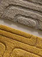 Tapis de bain 100% Coton tufté à la main DAN Taupe BENUTA