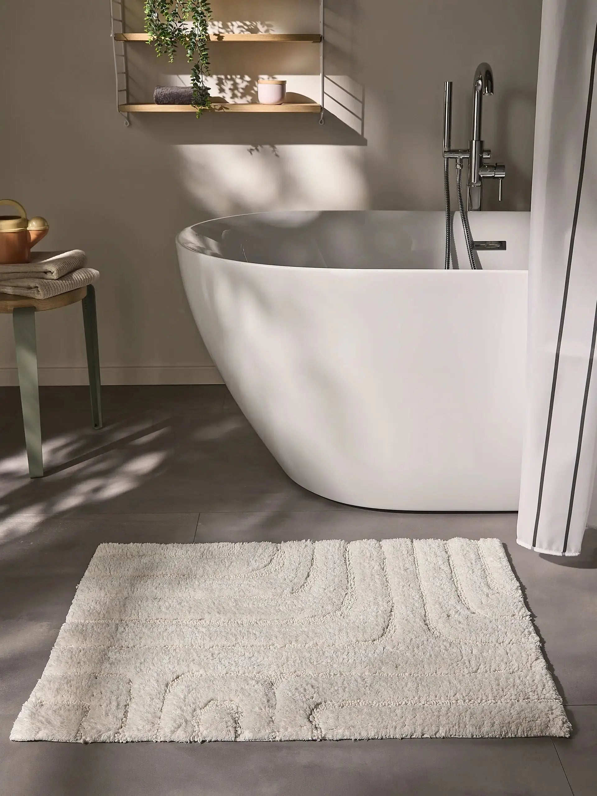 Tapis de bain tufté à la main DAN Crème BENUTA