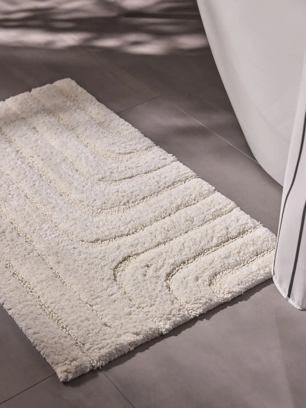 Tapis de bain tufté à la main DAN Crème BENUTA